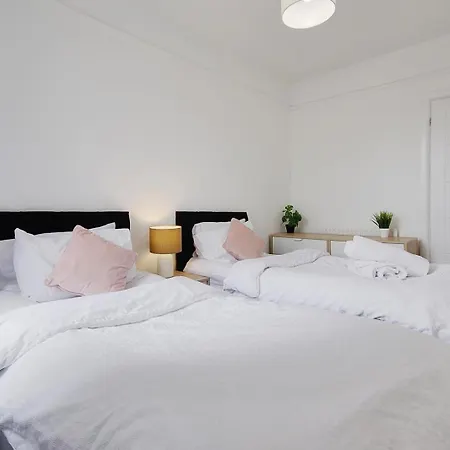 Wimborne Road Apartment 3-2