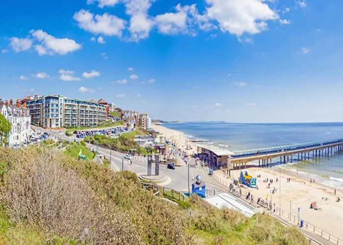 A Beautiful Apartment With Stunning Sea Views & Private Balcony